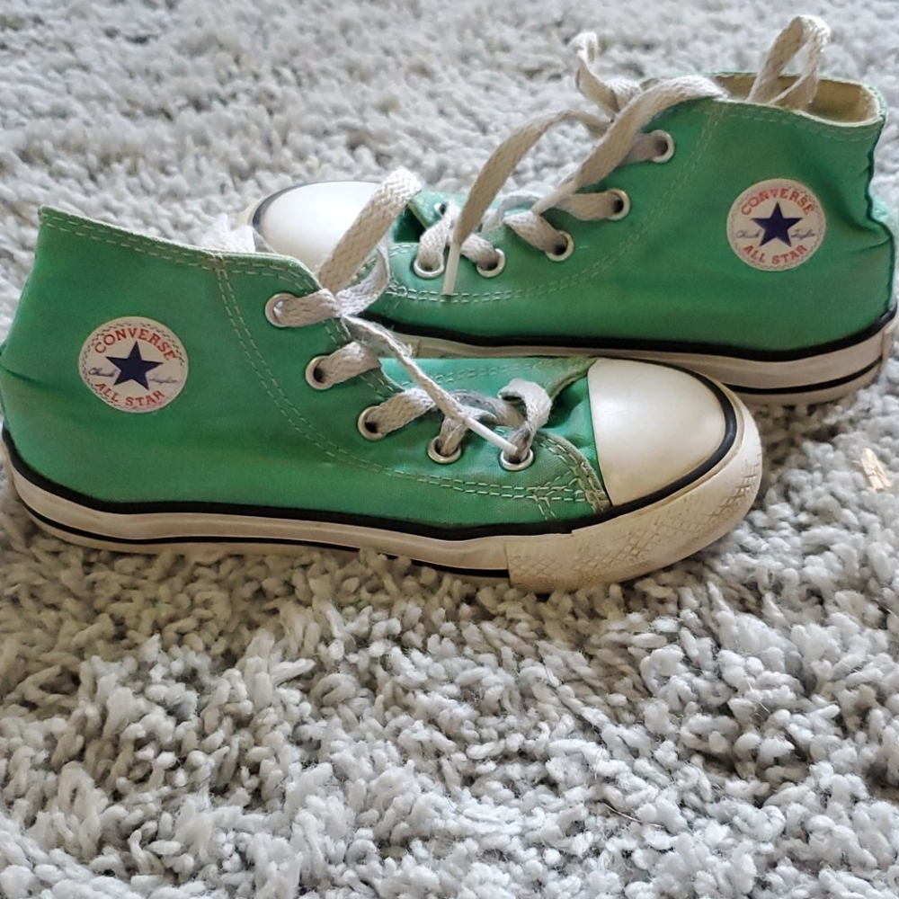 Toddler size 10 Converse